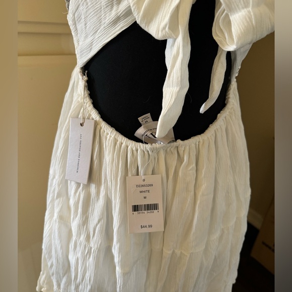 Boot Barn white sun dress. Size medium - Picture 3 of 4
